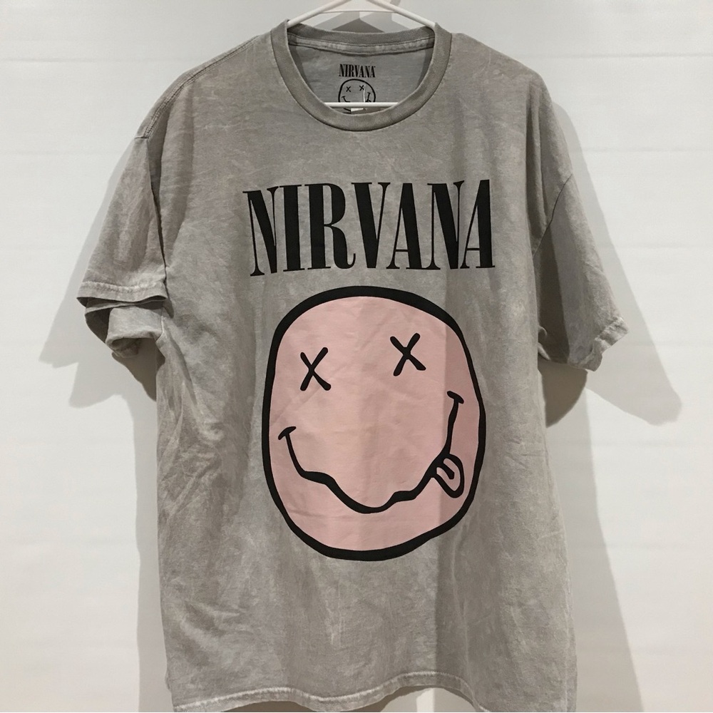 Nirvana Gray 1X Pink Smiley Face
